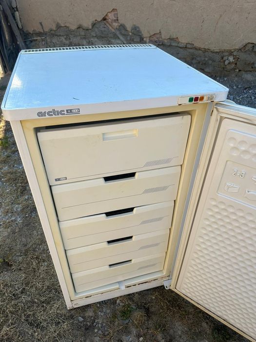 Congelator vertical Arctic