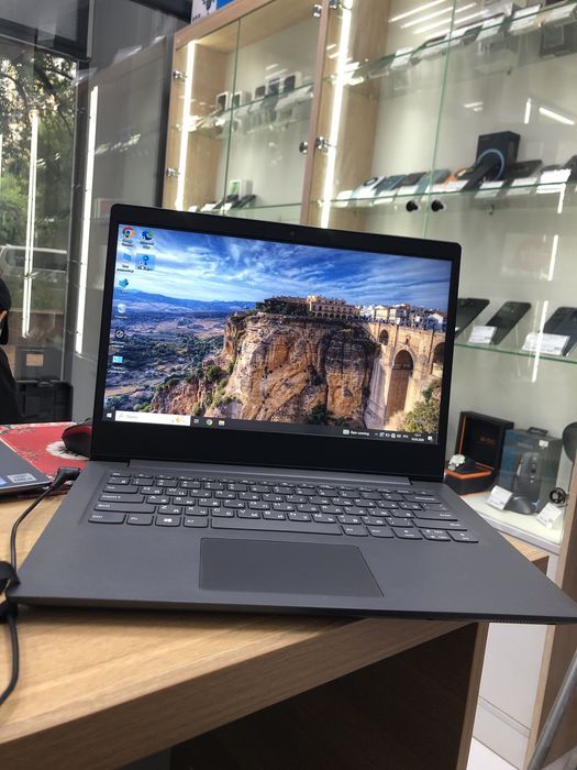 Ноутбук Lenovo V14-ADA (p25)