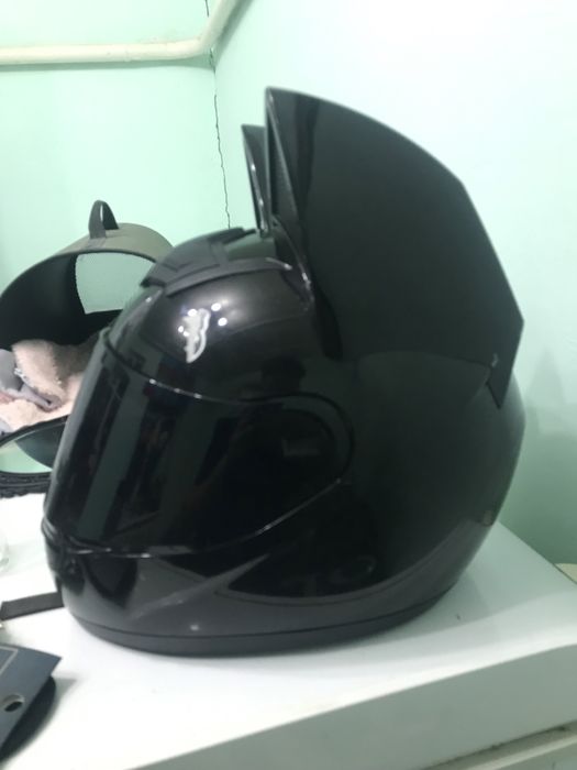 продается шлем новый почти