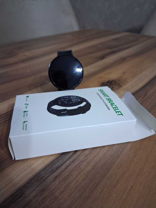 Продавам смарт часовник