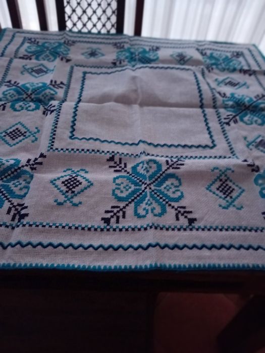 Față de masa, cusuta manul pe ietamina,dimensiune 93/93 cm