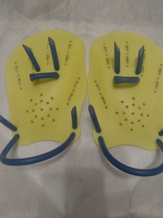 Лопатки для плавания.