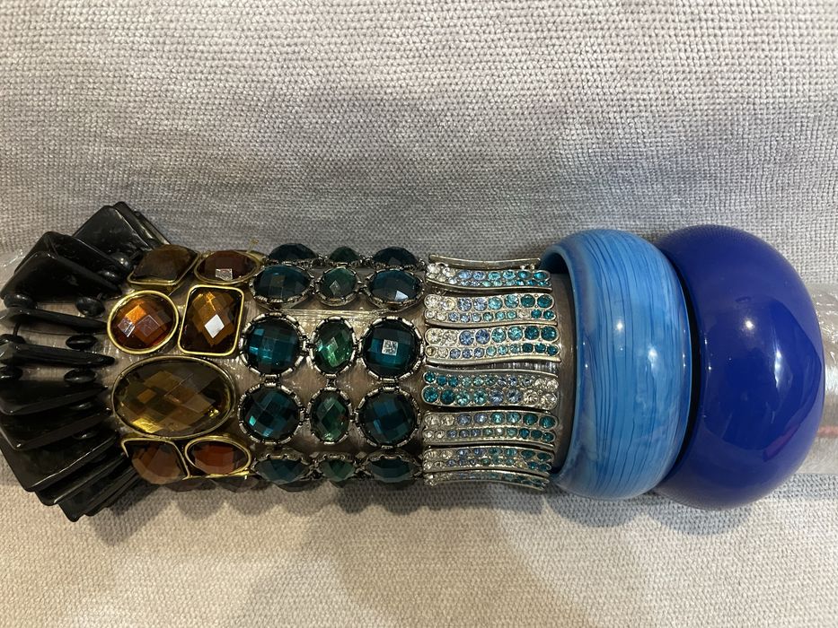 Продам браслеты фото смотрите