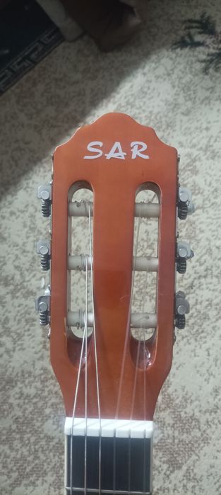SAR gitara sotiladi