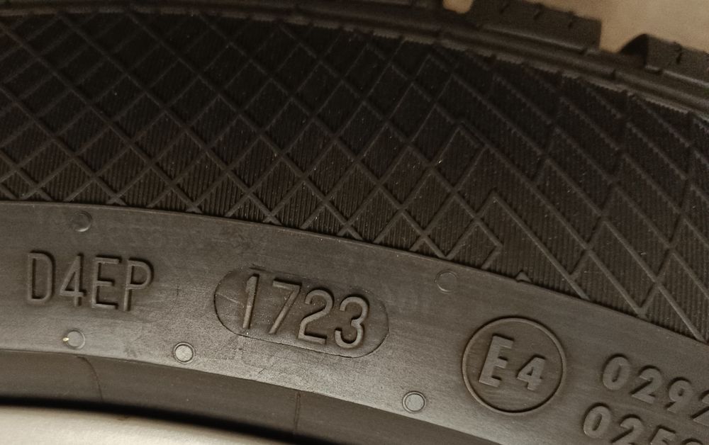 Оригинални джанти с нови зимни гуми 19 цола за Audi A7 S7 дот 2023г