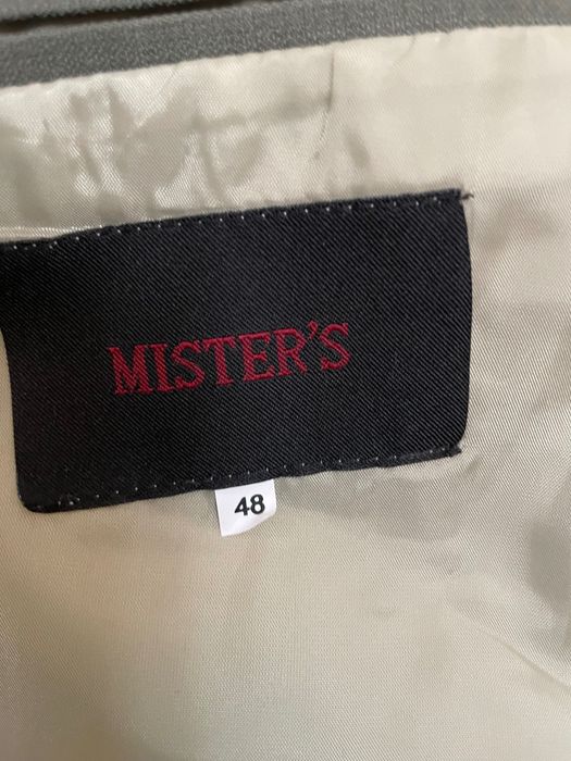 Vand costume bărbații