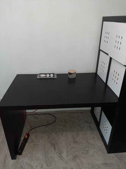 Birou Ikea cu etajera + scaun