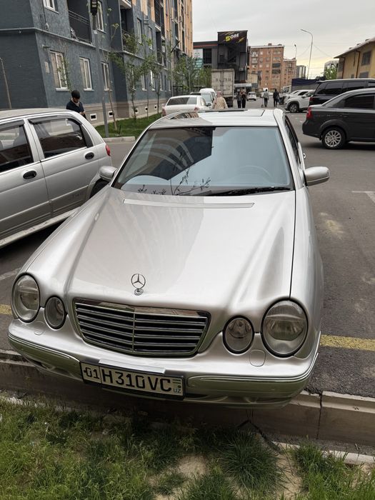 Mercedes-Benz E 220 1996