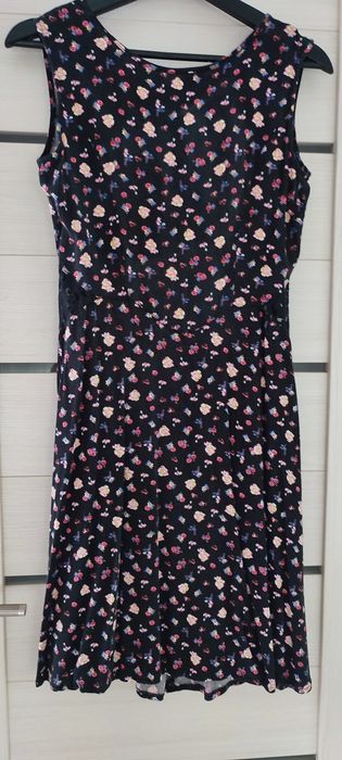 Продам платья все за 2000