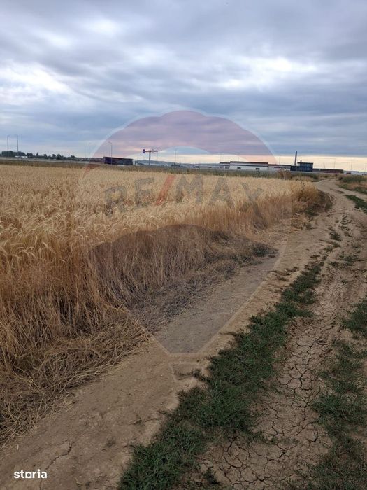 Teren intarvilan de vânzare în zona industrială