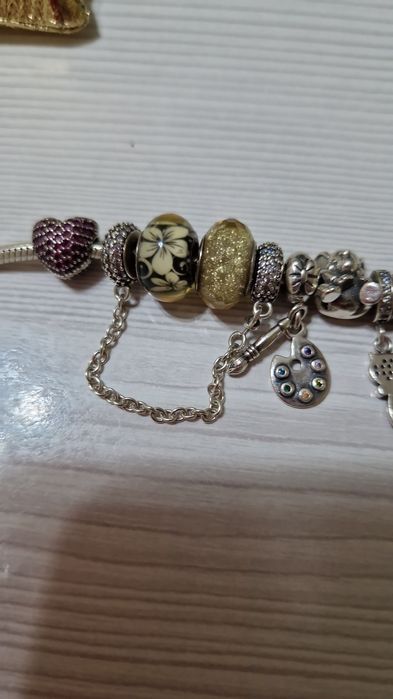 Пандора браслет с шармами продам