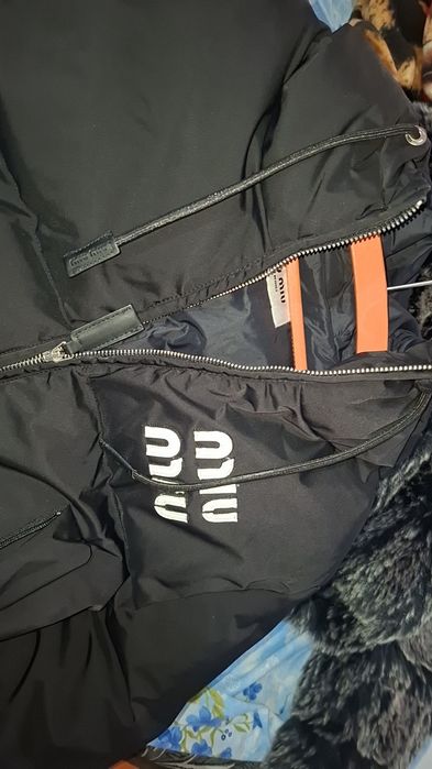 Miu Miu   Geacă neagră scurtă pentru fete – mărimea S | Elegantă & stylish,produs ORIGINAL purtat doar o data