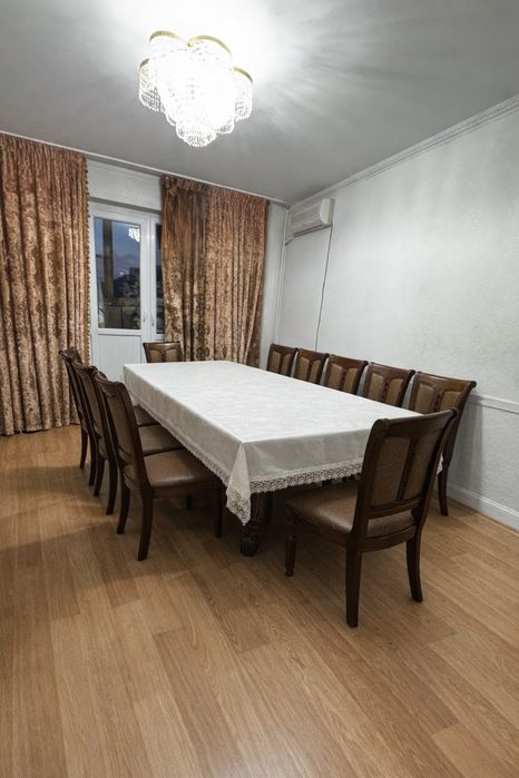 Продается Стол с стульями