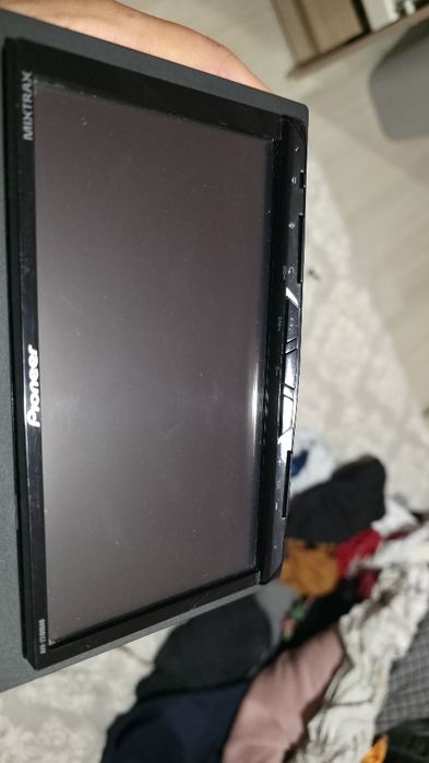 Продавам Pioneer avh-z5100dab
