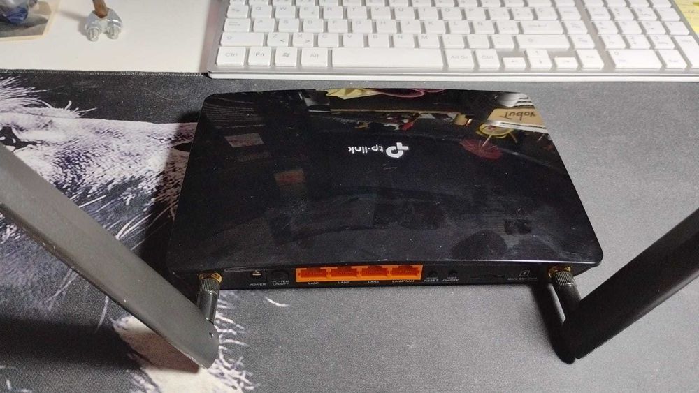 TP-LINK 4GLTE router model Archer MR200