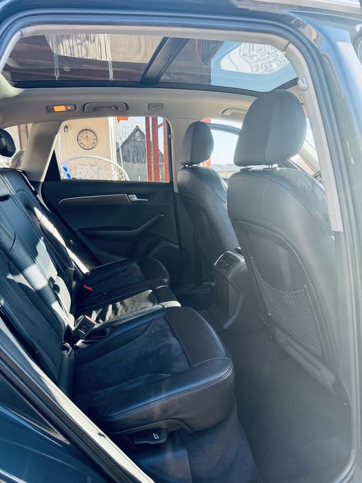 Vand Audi Q5 2010 Quatro sau schimb cu 7-9 locuri