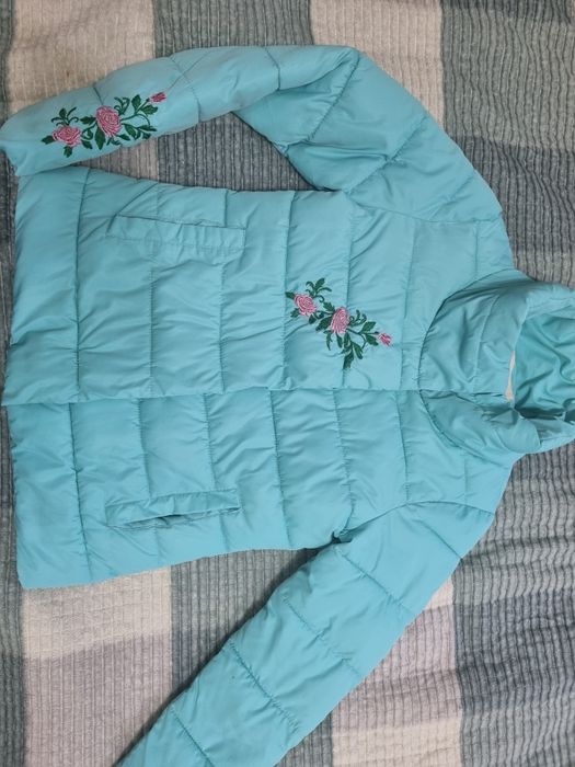 Продам курточку демисезонную