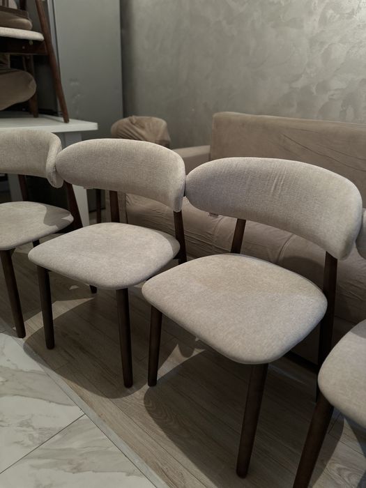 Срочно продам 4 или 9 стульев