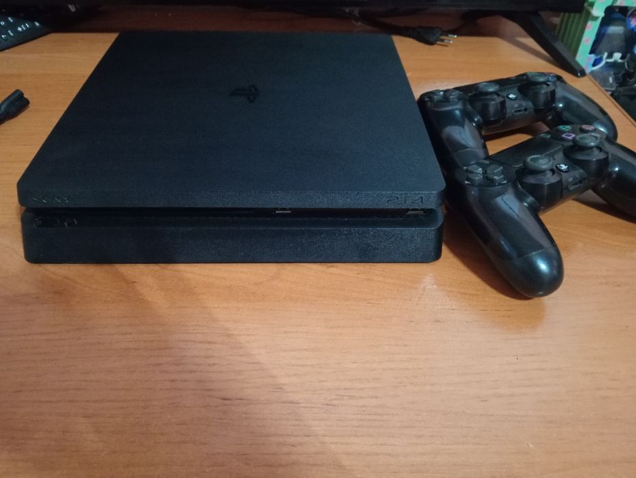 Sony PlayStation 4 slim