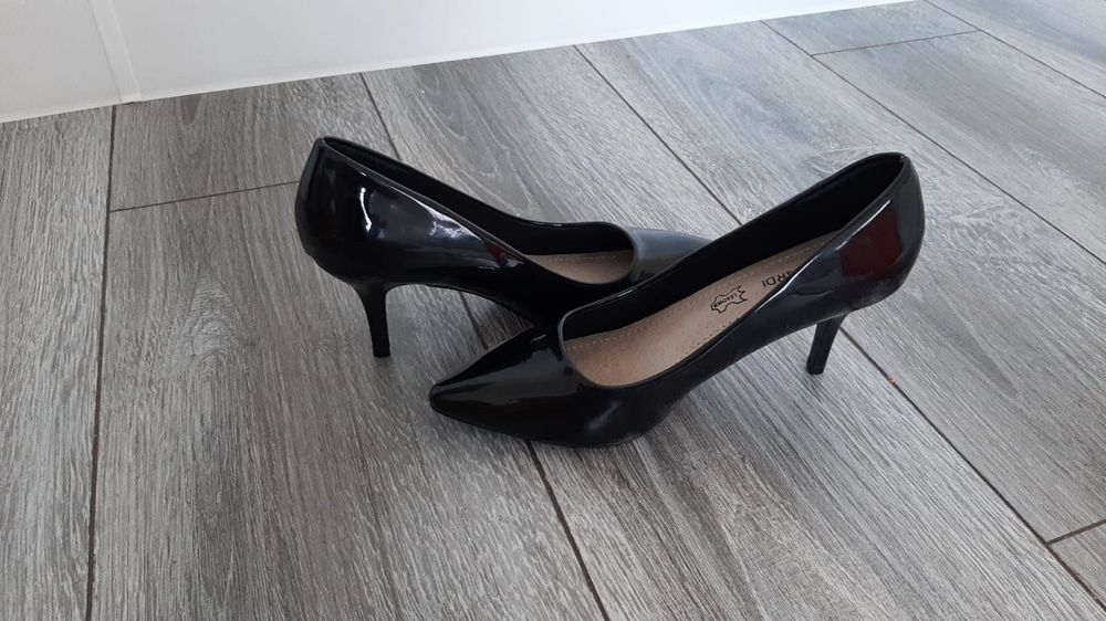 Женские туфельки