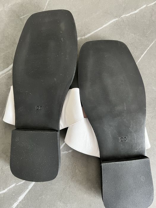 Продам новые кожаные шлепки