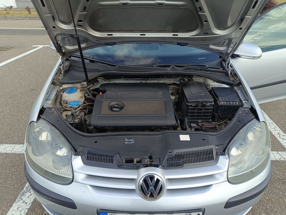 Volkswagen Golf 5 – 1.4 Benzină (2004) – Ideal Oraș / Începători