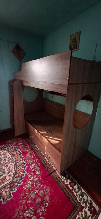 Кровать двухъярусная