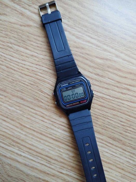 Ceas Casio cu alarma lumina cronometru
