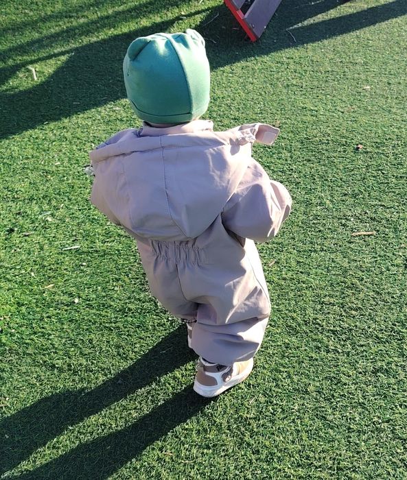 продается демисезонный комбенизон