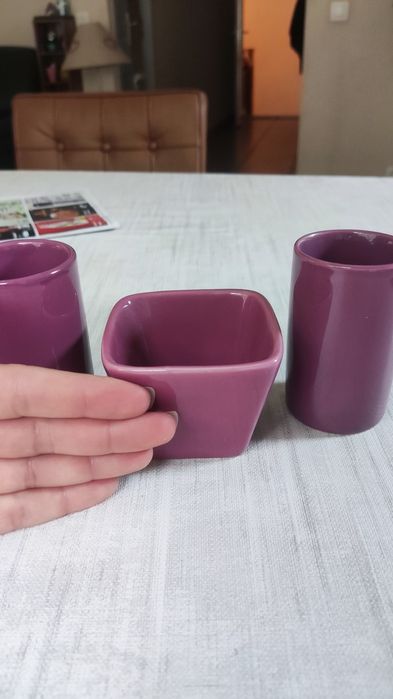 Порцеланов комплект 2 малки  чашки с купичка