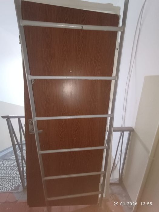 Наружная металлическая дверь