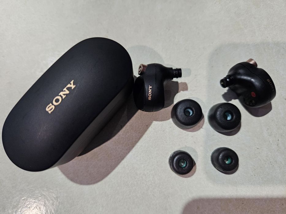Sony WF-1000XM4 слушалки