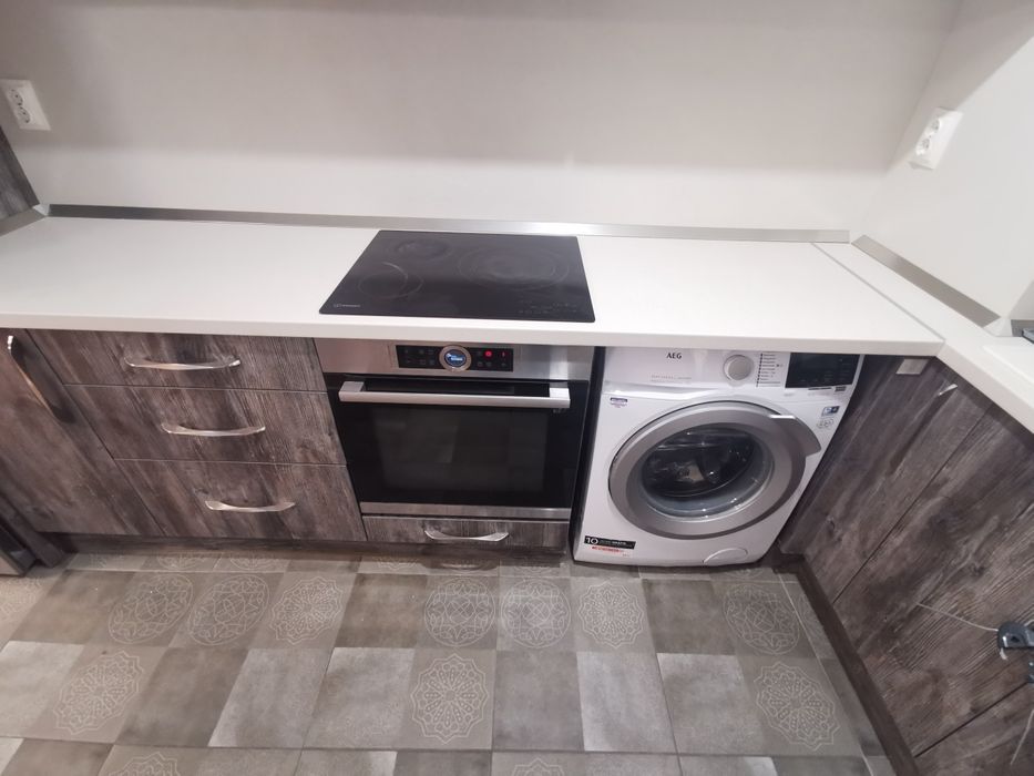 Тристаен апартамент под наем Варна кв. Бриз Варна  с паркомясто 1200лв