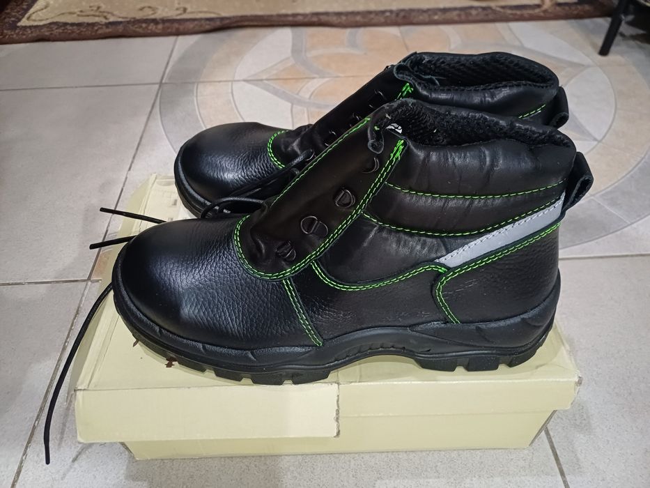 Продаю сапоги производственные