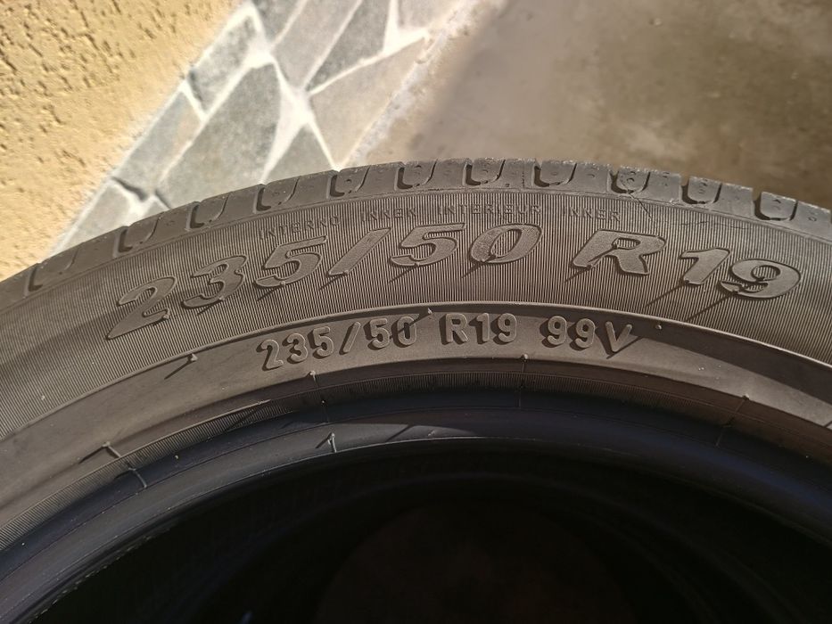 Vând anvelope de vara Pirelli scorpion 235/50R19 vară