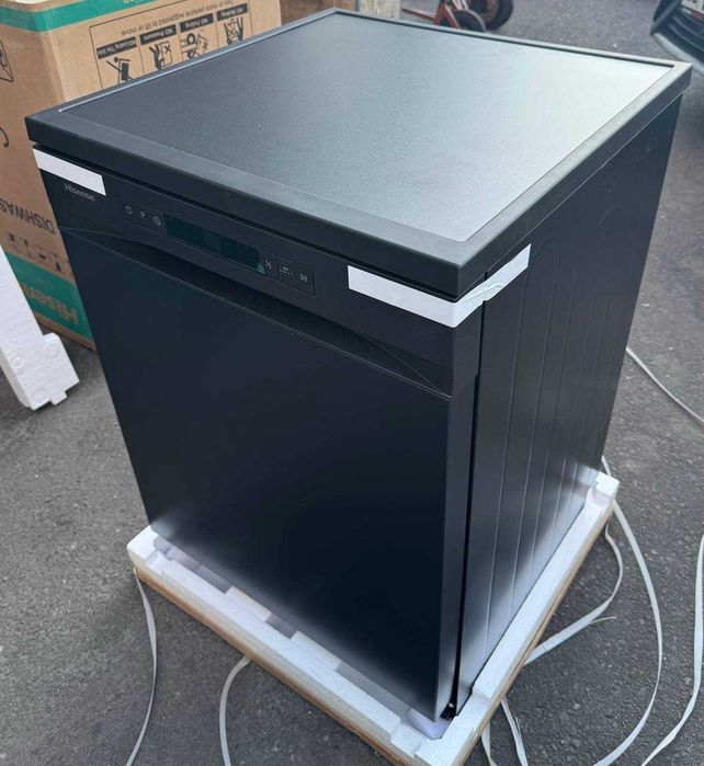Посудомоечная машина Hisense HS622E90BUK