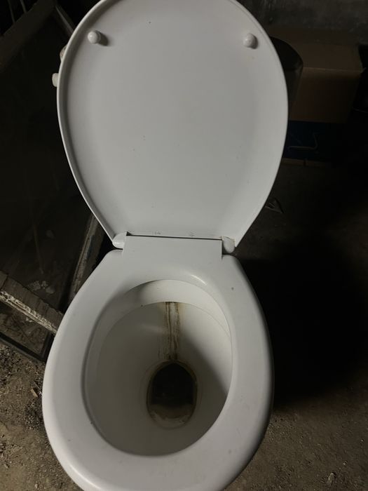 Продам унитазы, бачки, раковина