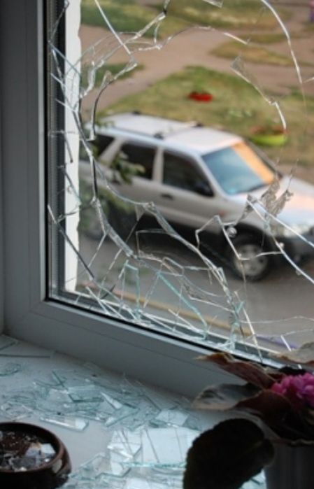 Замена разбитых стеклопакетов