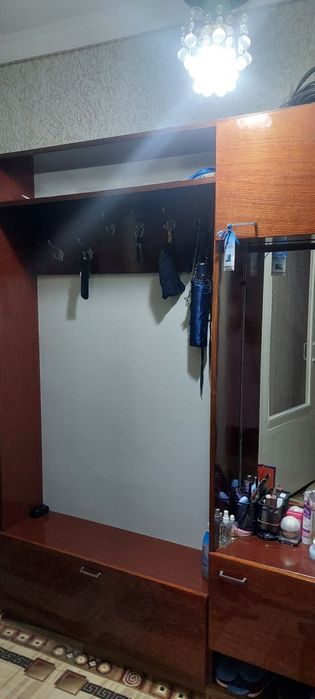 Продаётся прихожка   в отличном состоянии,      цена   800 000   сум,