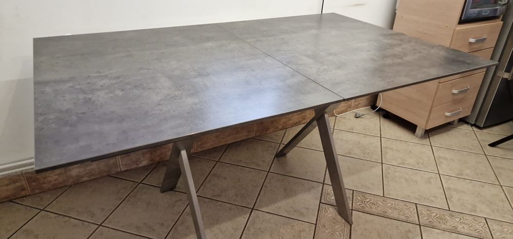 Masă de bucătărie