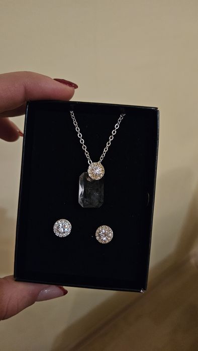 Комплект обици + колие на Avon