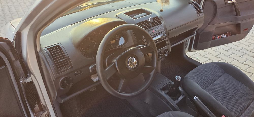 VOLKSWAGEN Polo 2003 — imagine 2