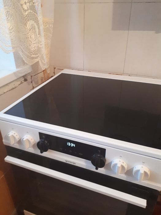 Продам новую электроплиту