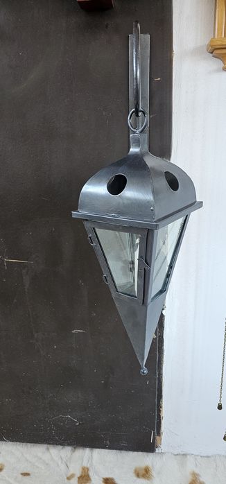 Различни стенни часовници