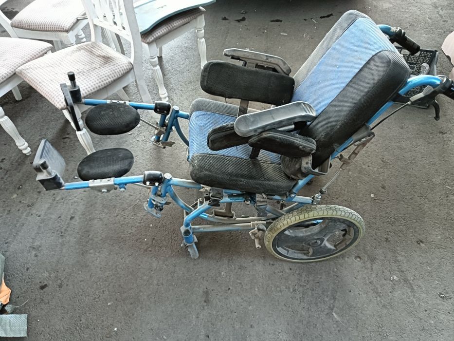 Инвалидный коляска для детей