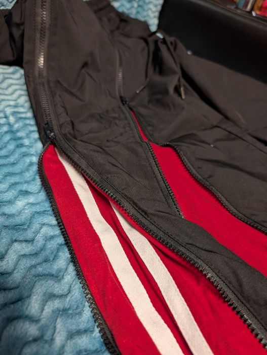 Pantaloni cu fermoar