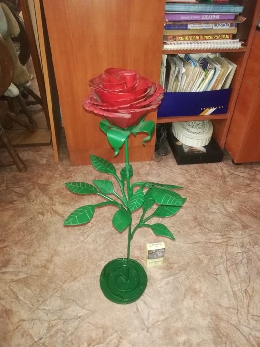 Продам розу кованную