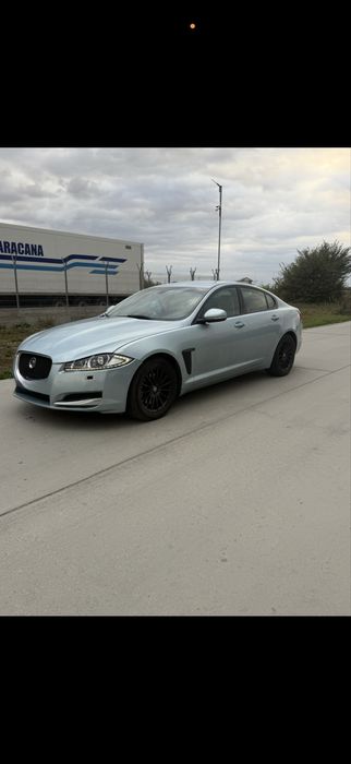 Vand Jaguar XF 2012
