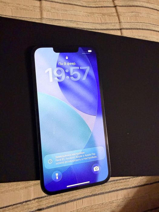 Продам iPhone 13