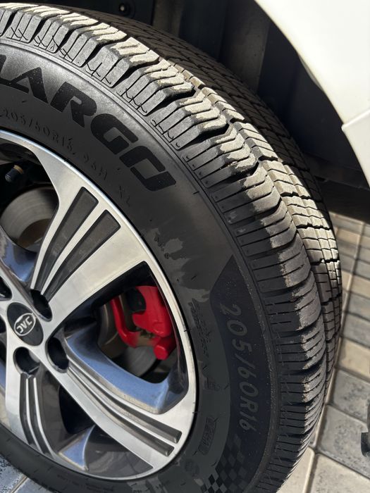 Электромобиль JAC  300 км